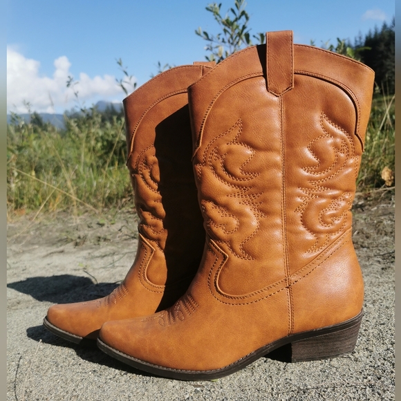 De Blossom Collection Shoes - De Bloom Point Toe Calf High Cognac faux leather cowgirl boots 10
